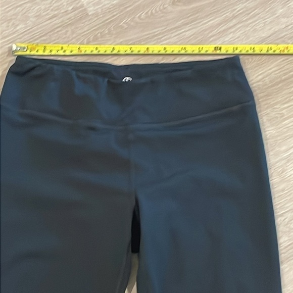 Gaiam Women’s Leggings Medium Pink & Purple Yoga Workout Athleisure - Picture 9 of 13